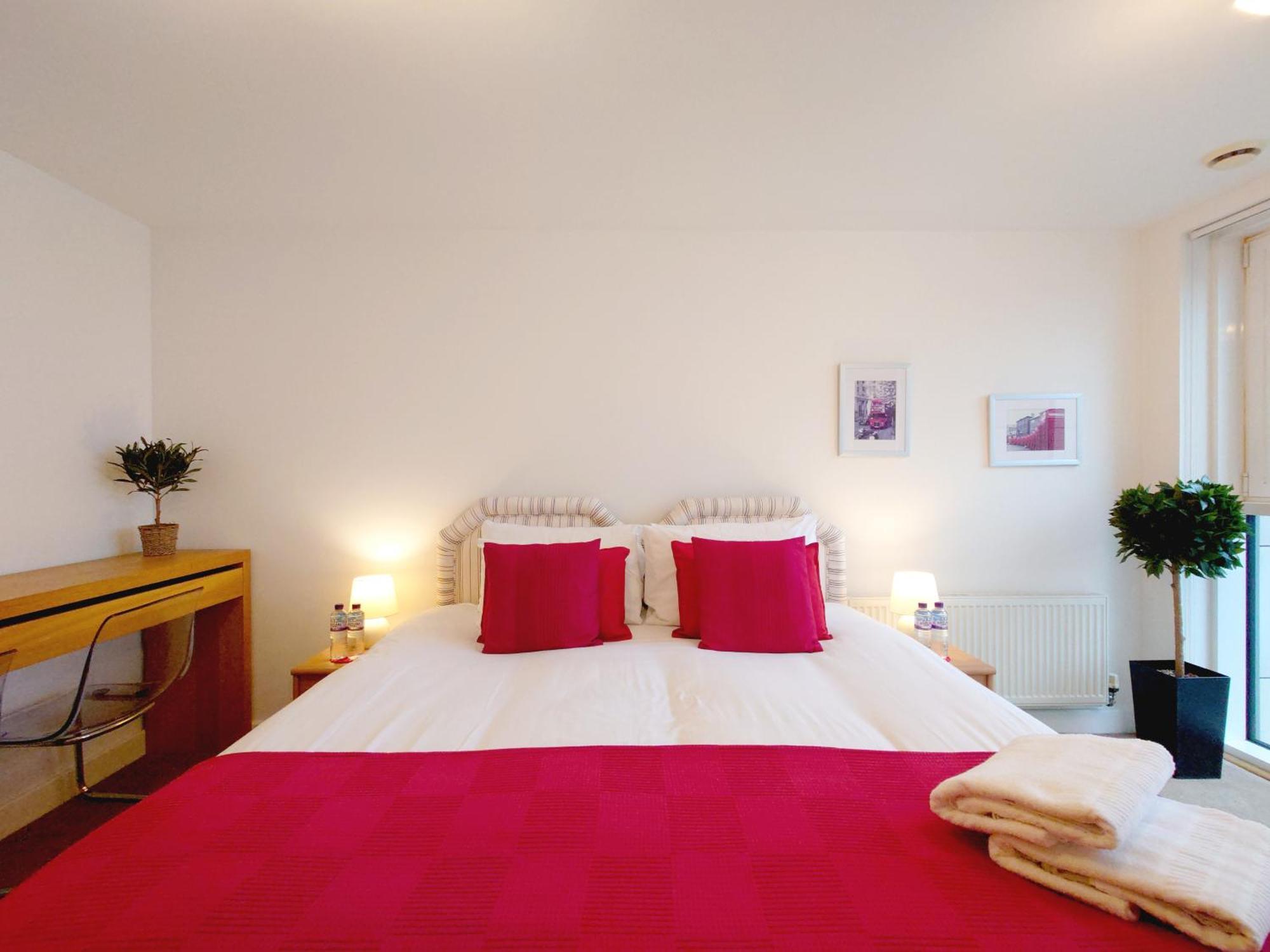 London Excel Stays - Three Bed Serviced Apartment Exteriör bild